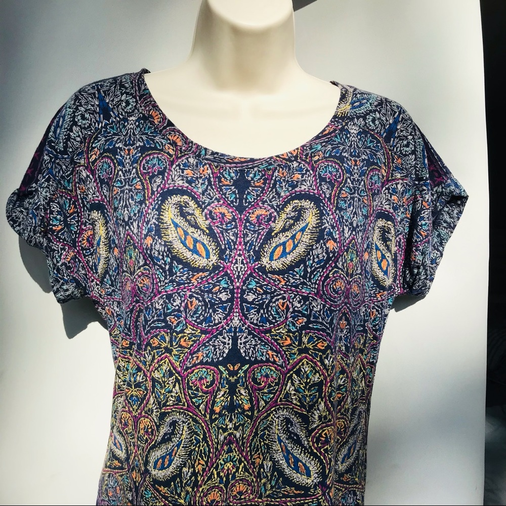 Lucky brand. Blue/multicolored paisley scoop neck print tee.